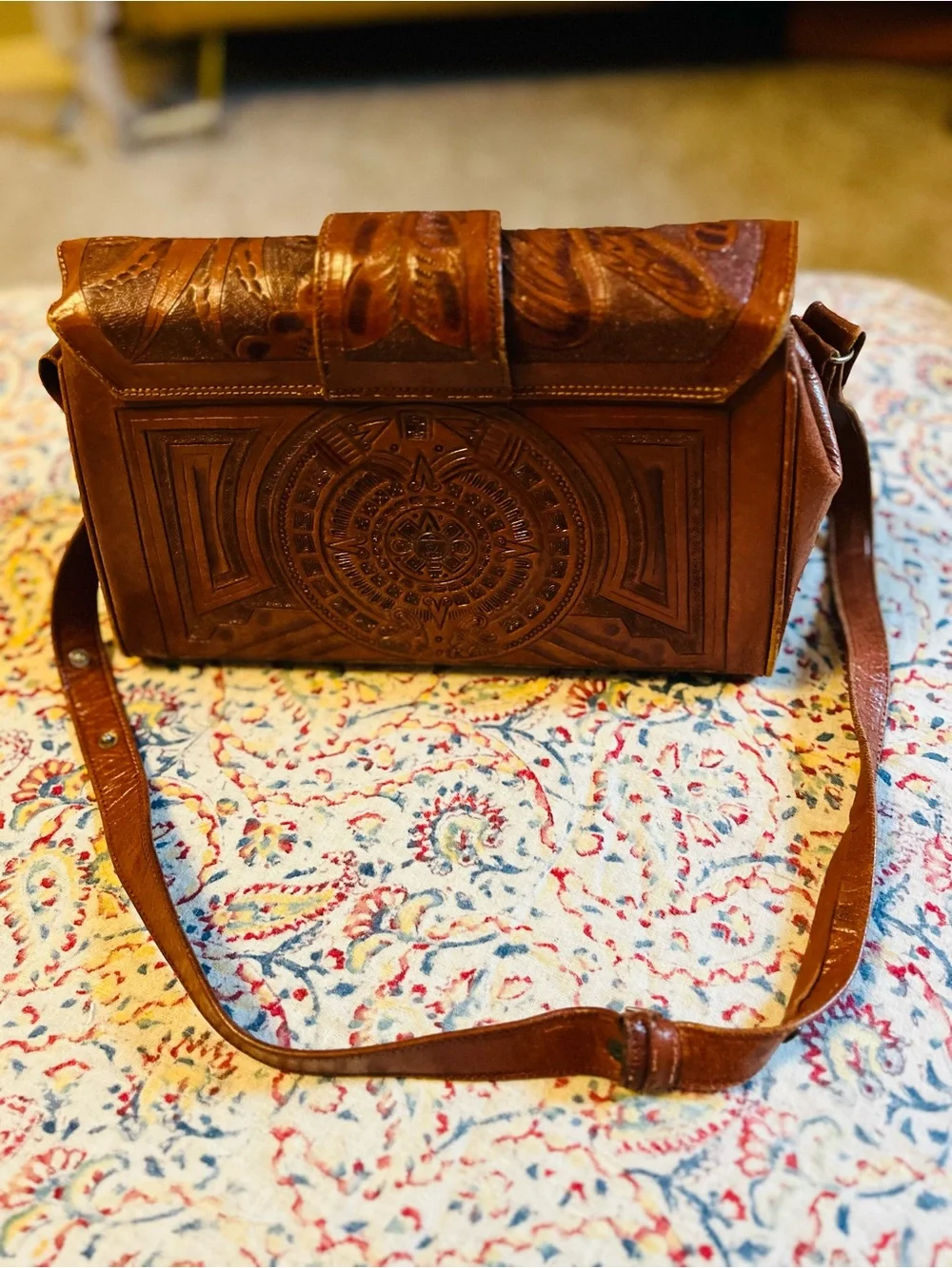 Vintage Mexican oil tooled leather purse